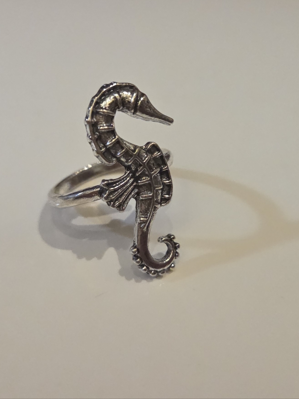 🔷️ Seahorse Silver Tone Ring Size 6 NWT